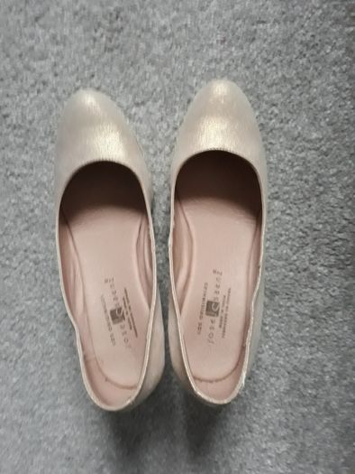 Soft  leather Pink Wedge Shoes