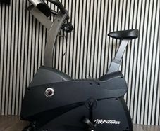 Life fitness c1 exercise bike