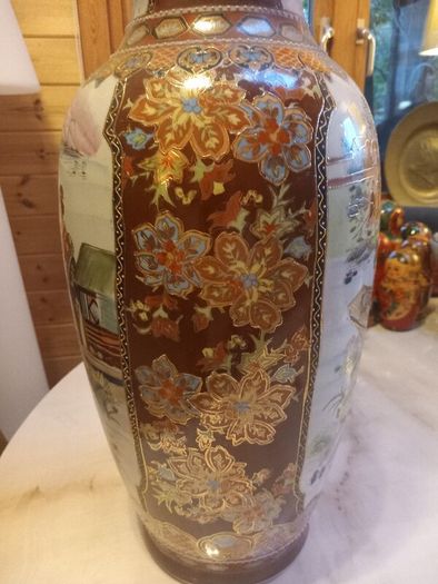 Very large Chinese Vase, good condition, no damage, stamped, D18