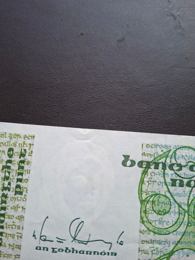 The Central Bank of Ireland. B Series One Pound (1989)