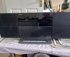 Pioneer Slim AV Micro System, Model X-SMC1-K, Radio, DVD, DIVX, USB, IPOD, all working and in excellent condition