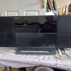 Pioneer Slim AV Micro System, Model X-SMC1-K, Radio, DVD, DIVX, USB, IPOD, all working and in excellent condition