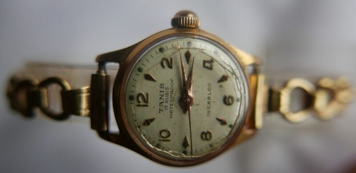 Vintage Tanis 17 Jewel Mechanical Watch - Womens Swiss - Gold Plated Watch (the watch works well and keeps time)