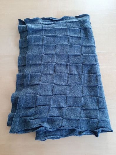 Grey textured scarf