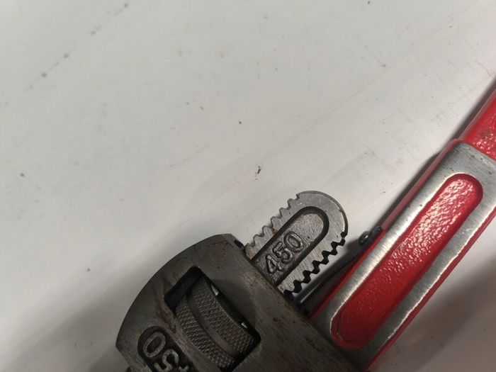 pipe wrench