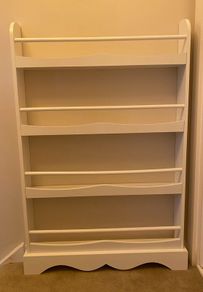 Children's book shelf