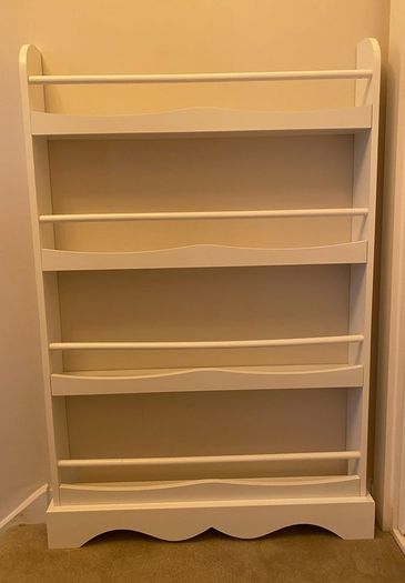 Children's book shelf