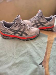 asics uk8