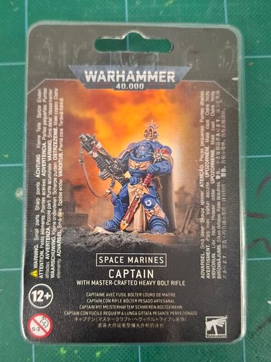 Warhammer 40k Captain with Master Crafted Heavy Bolt Rifle