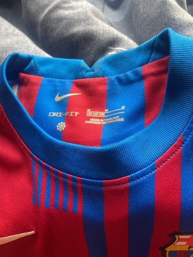 barcelona jersey medium kids