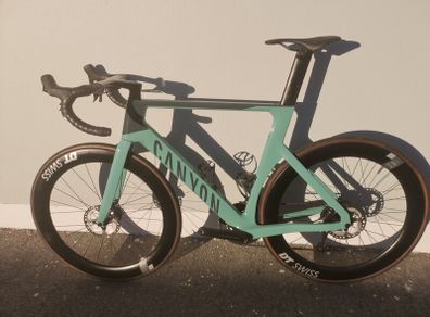 Crashed Canyon Aeroad 2024 CF SLX 8 Di2