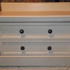 Chest of drawers