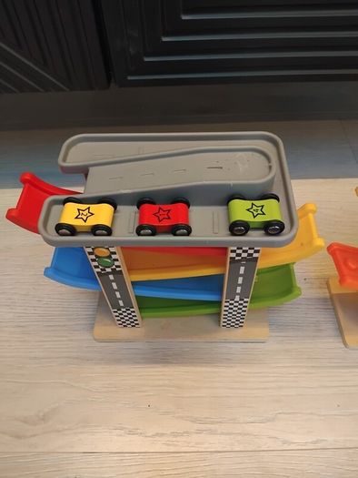 Car tracks