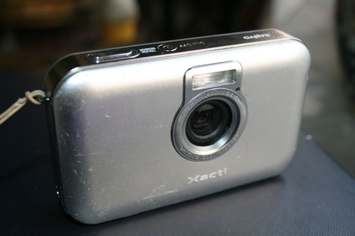 Sanyo Xacti E6 Digital Camera Vpc-e6 Tested