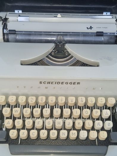 Vintage German Scheidegger Typomatic TMS typewriter
