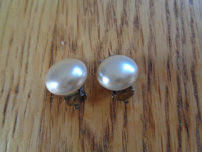 Vintage Clip On Earrings x 5 for Sale
