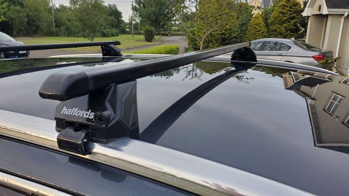 Halfords 1.15m Roof Bars and Mounts
