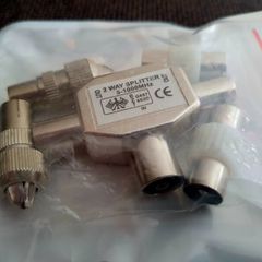 2-Way TV Aerial Splitter with RF Connectors Bundle