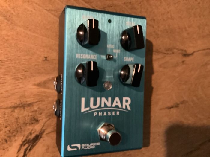 Source Audio Lunar Phaser Pedal box