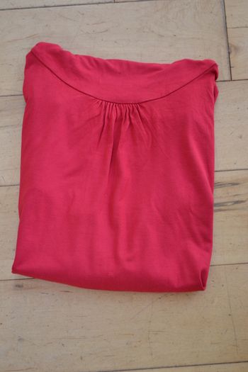 Maternity Tops and Vests Size m or UK 12 EUR 7 EACH
