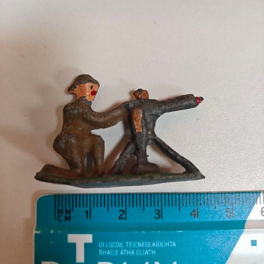 Vintage cast lead or metal toy soldier machine gunner World War 1 maybe Ottoman army 1920s