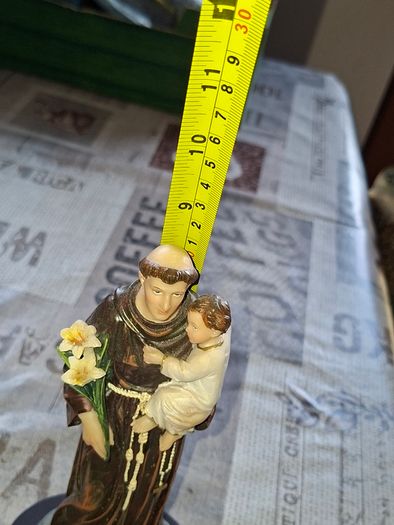 Beautiful Old Statue of Saint Anthony Holding the Baby Jesus and a White Lily, representing Purity, Measurements in the photos, Postage Available or Collection
