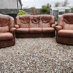 leather sofa and chairs (free)