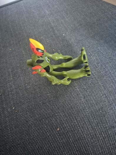 Ben 10 biode DNA alien four inches