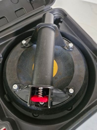 Tilers suction cup