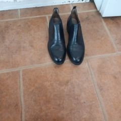 Black Leather Ankle Boots  (40 S7)