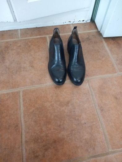 Black Leather Ankle Boots  (40 S7)