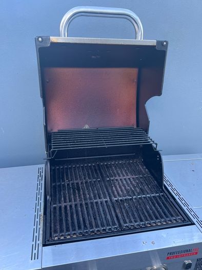 Char-Broil Professional PRO 2-Burner Gas BBQ (TRU-Infrared) + 11kg Calor Gas Cylinder