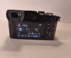 Lumix GX8