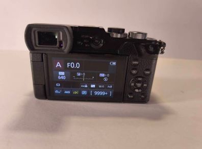 Lumix GX8