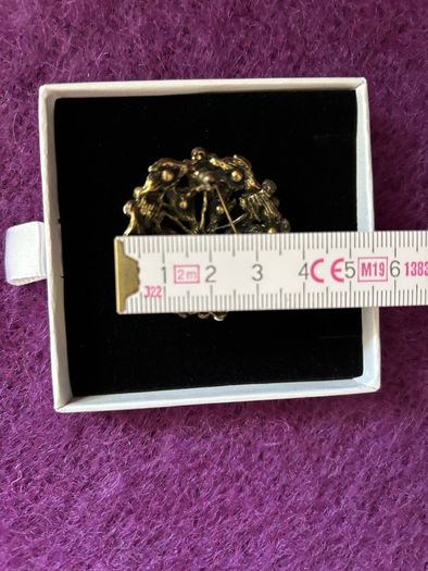 Brooch - Crystal