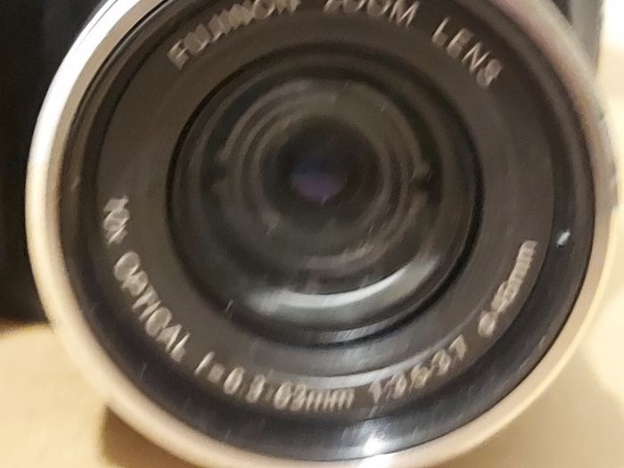 Fujifilm FinePix S5800 Digital Camera, Takes 4 AA Batteries, not powering on, for parts or repair