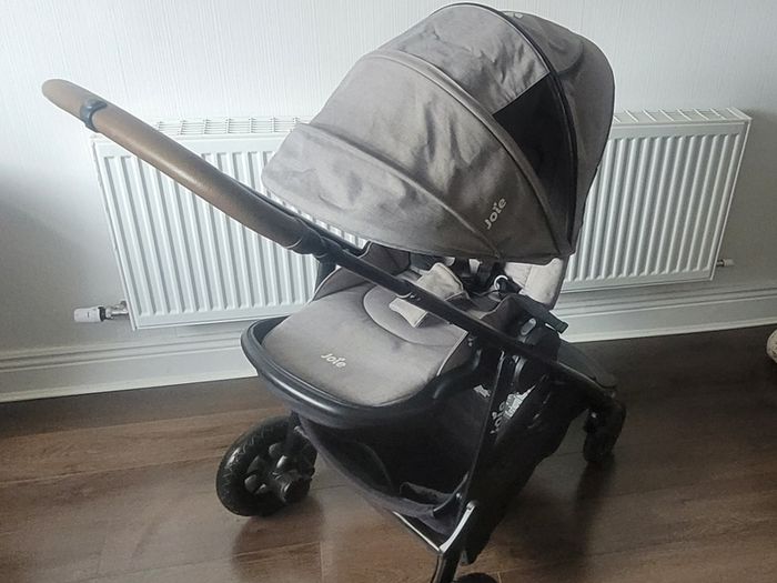 Joie Travel System - Buggy, Carrycot, Car Seat, isofix base