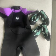 Kids shorty wetsuits and swim shoes