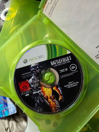 Xbox 360, 3 Controllers, 58 Games