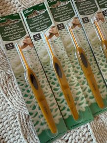 Brand new CLOVER crochet hook