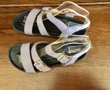 Schuh Ladies Lilac Leather Sandals size 6