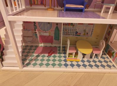 dolls house