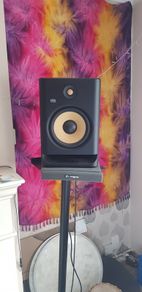 KRK Rokit 8 Gen 4 + mats + stands