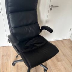 JYSK KASTBJERG Executive Office Chair - Like New (Only 2 months old)