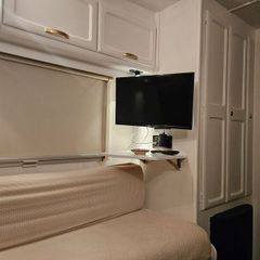 5 berth caravan. Elddis Elusion 505 SE