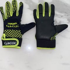 Gaelic gloves