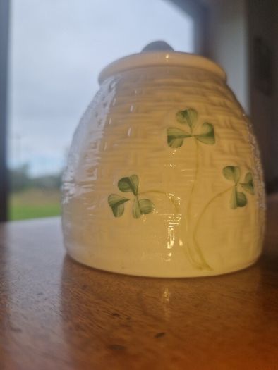 beleek basket weave & shamrock sugar bowl/ jam pot