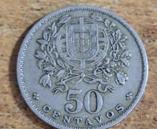 Portugal 1960, 50 Centavos Coin - free standard postage