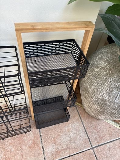 2 shelf organisers
