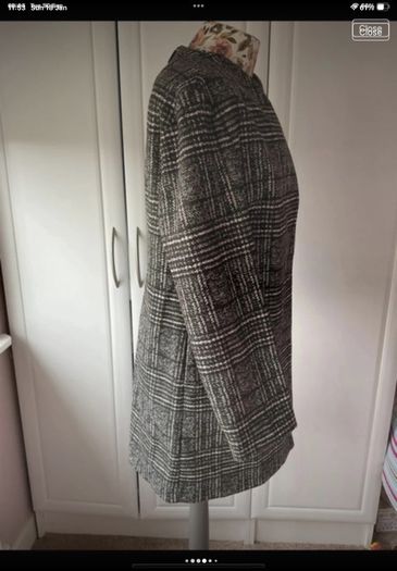 coat Bnwt peruzzi coat size 38 herringbone print.   Italian brand choice boutiques